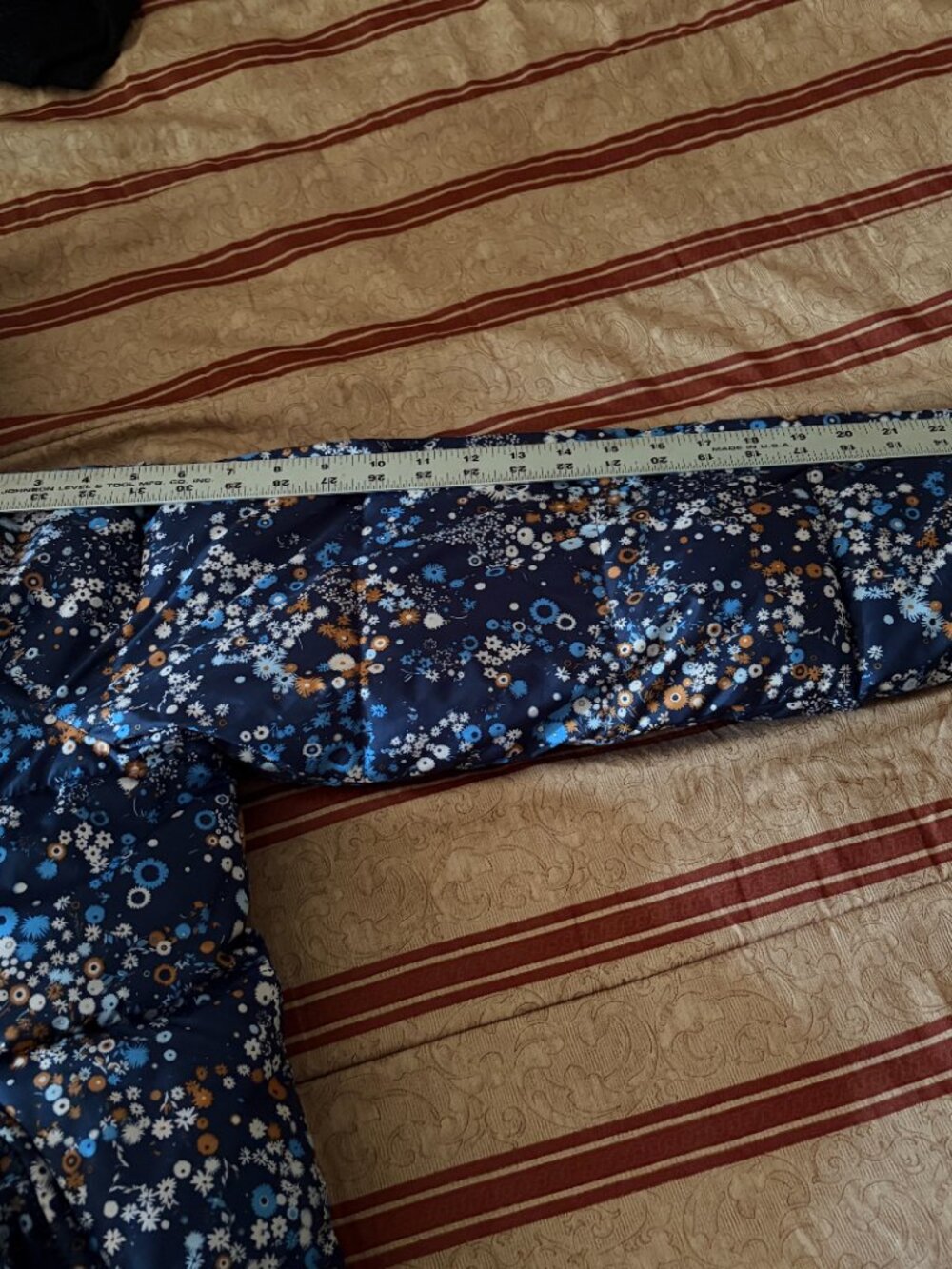 Gap Floral Upcycled Primaloft Midweight Puffer Size Large Blue Hooded - Picture 2 of 10
